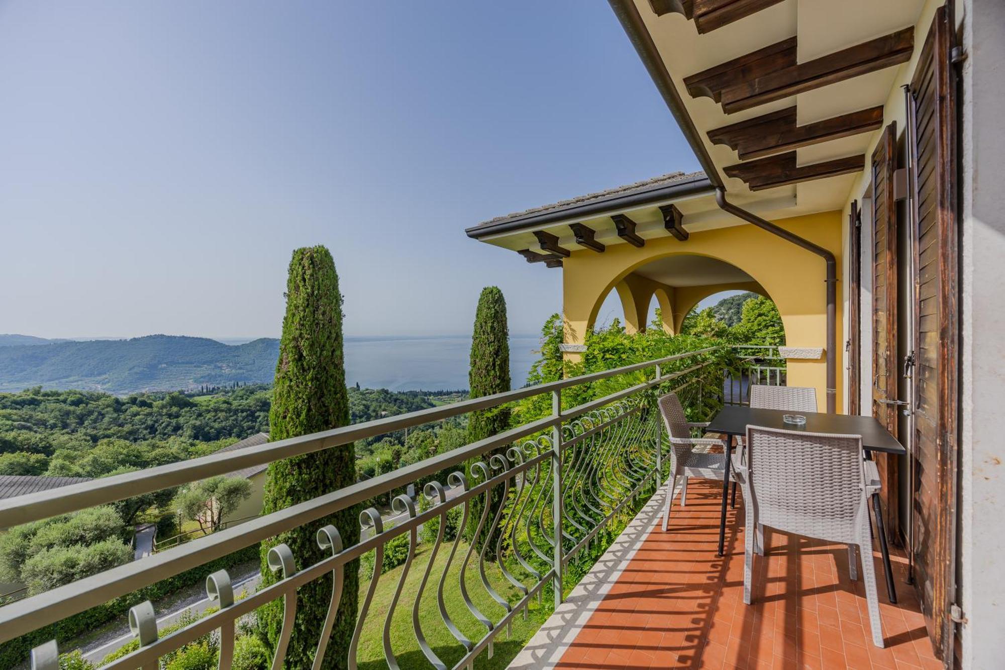 Residence San Michele Costermano Bagian luar foto